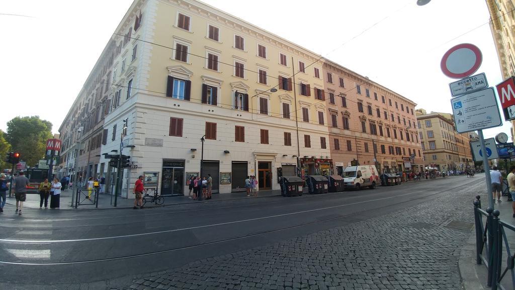 Luca'S Vatican Hospitality โรม ภายนอก รูปภาพ